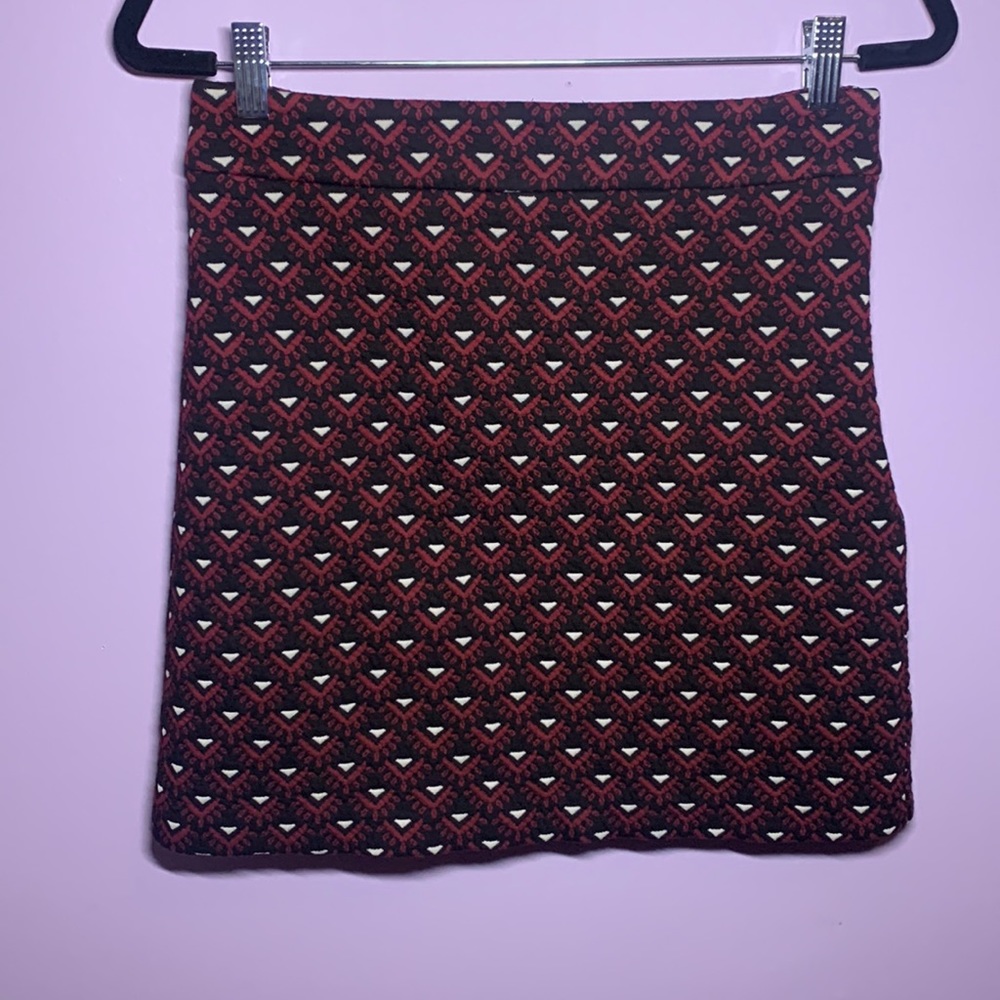 Ann Taylor Loft Skirt size 2 Red Black Triangle Pattern Small